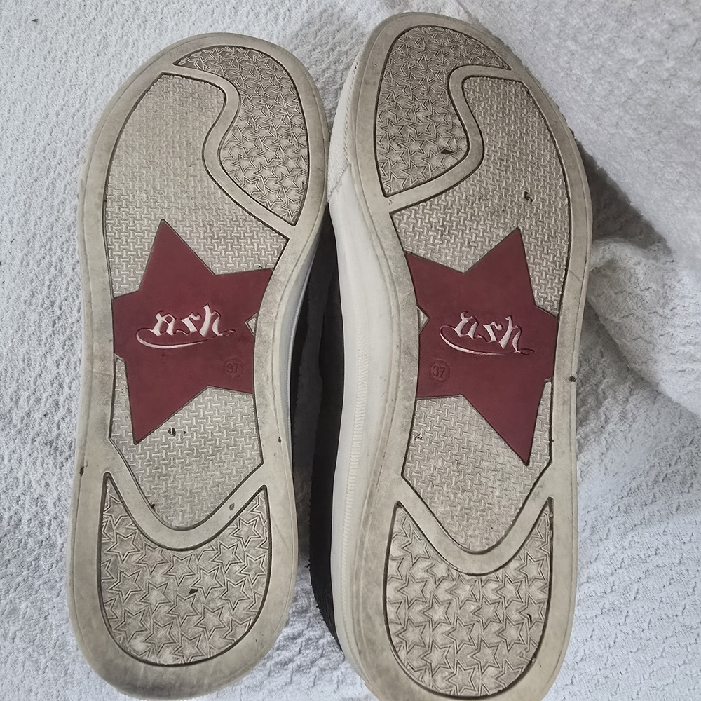 Ash Black Textured Loafers